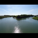 Der Doubs (von rechtsoben) mündet hier in die Saône